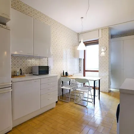 Elegante E Spazioso Zona Solari Apartamento Milão