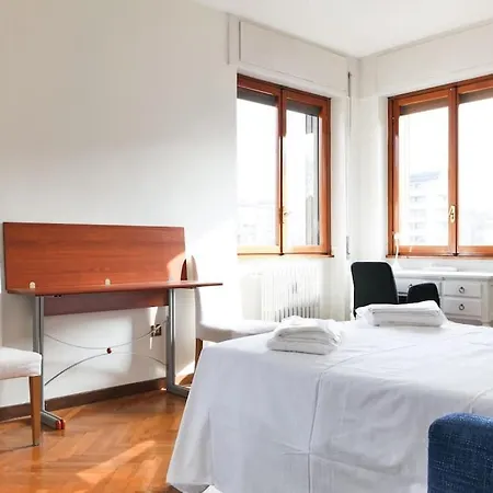 Elegante E Spazioso Zona Solari דירה