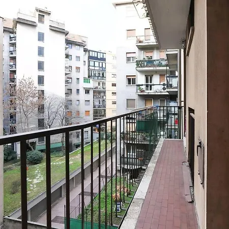 Elegante E Spazioso Zona Solari * Milão