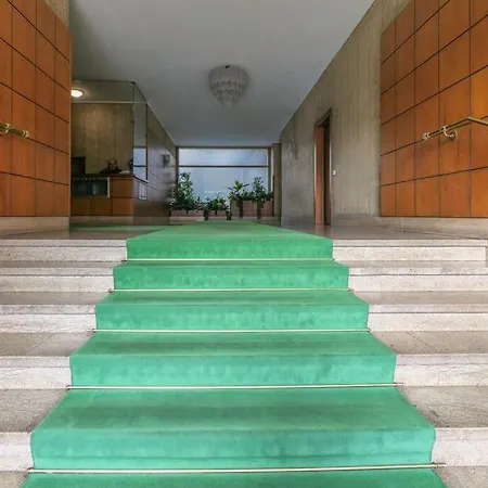 Elegante E Spazioso Zona Solari Apartamento