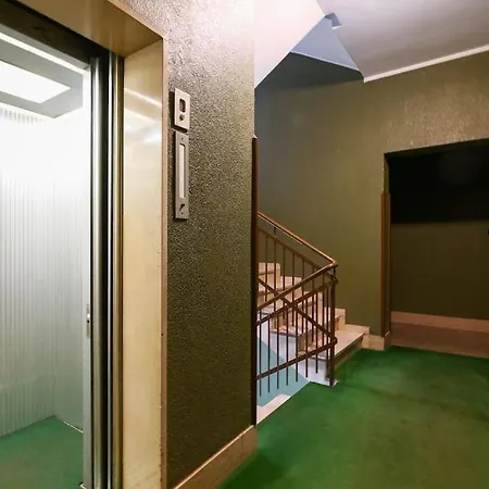 Elegante E Spazioso Zona Solari Apartamento